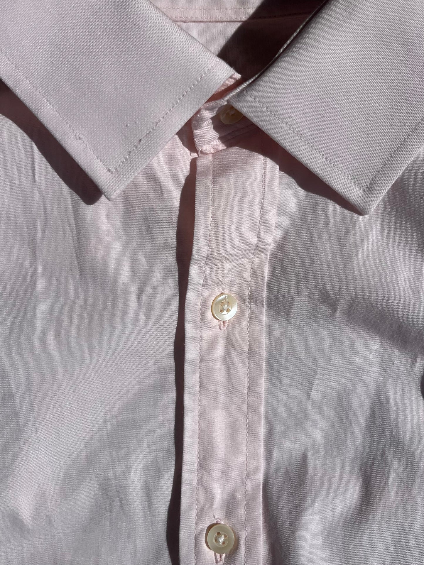 Camicia rosa + elastico rosso