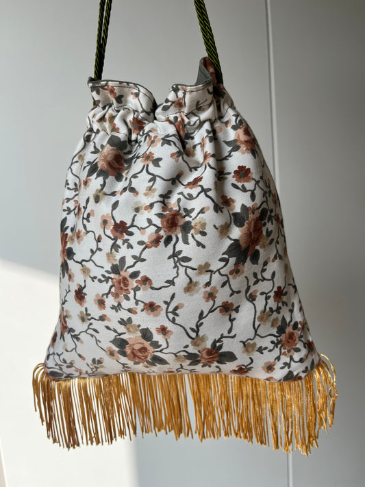 Borsetta a sacchetto con frange nr. 4