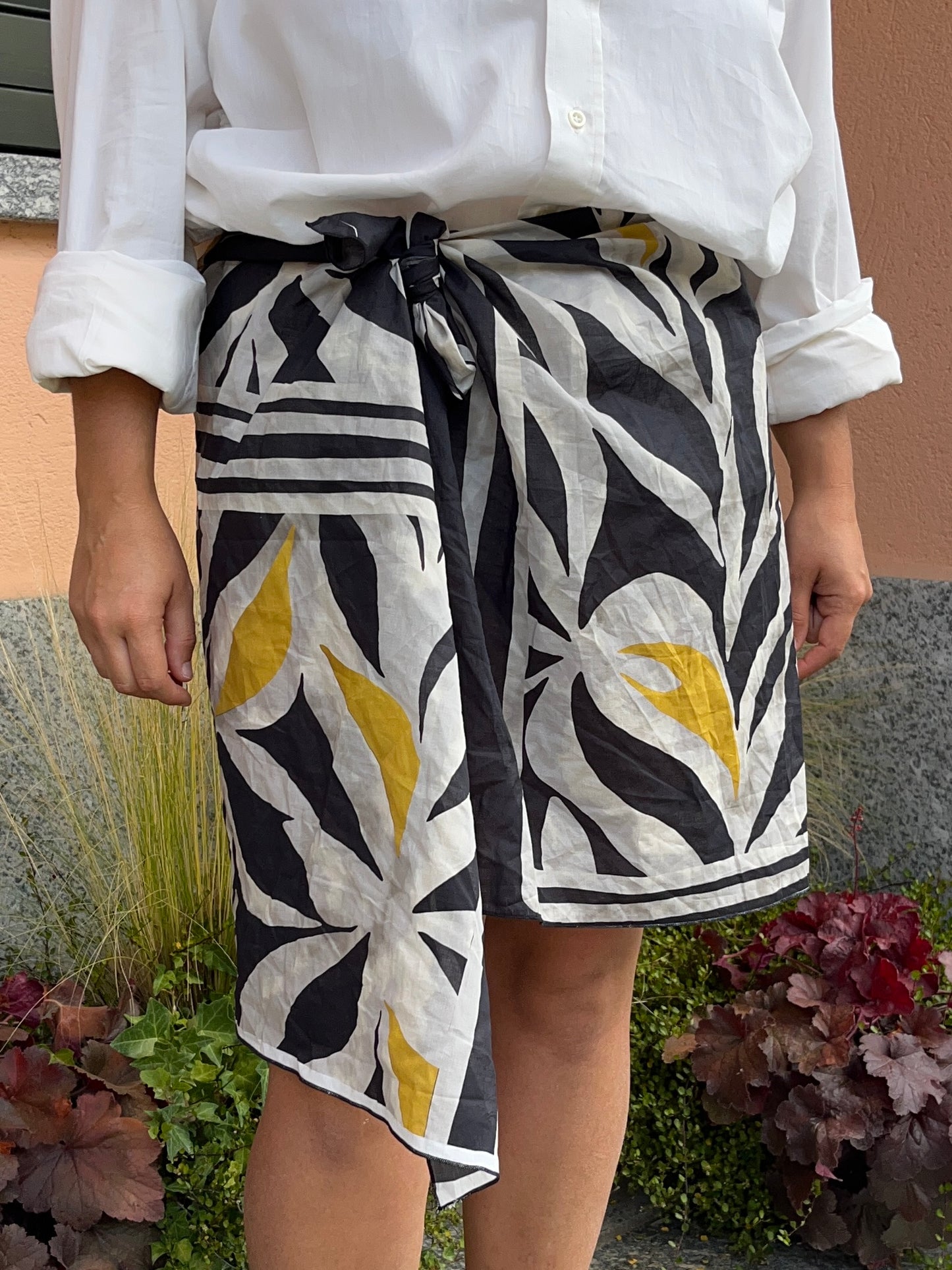 Pareo fantasia nero/bianco/giallo