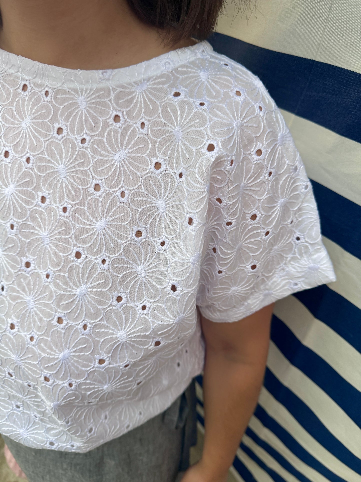 Maglia Basic sangallo a fiori