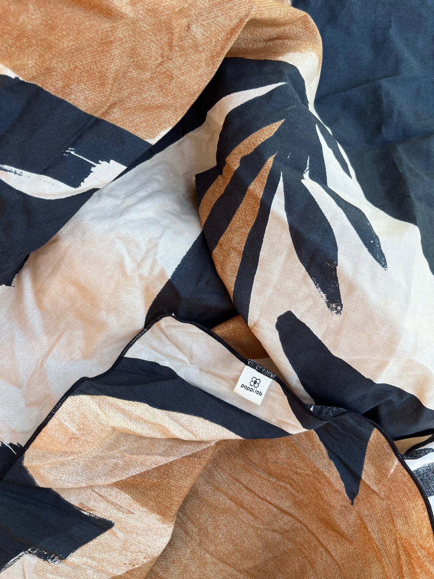Pareo fantasia nero/beige/caramello 2