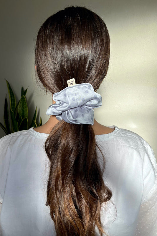 Scrunchie azzurro fantasia pois