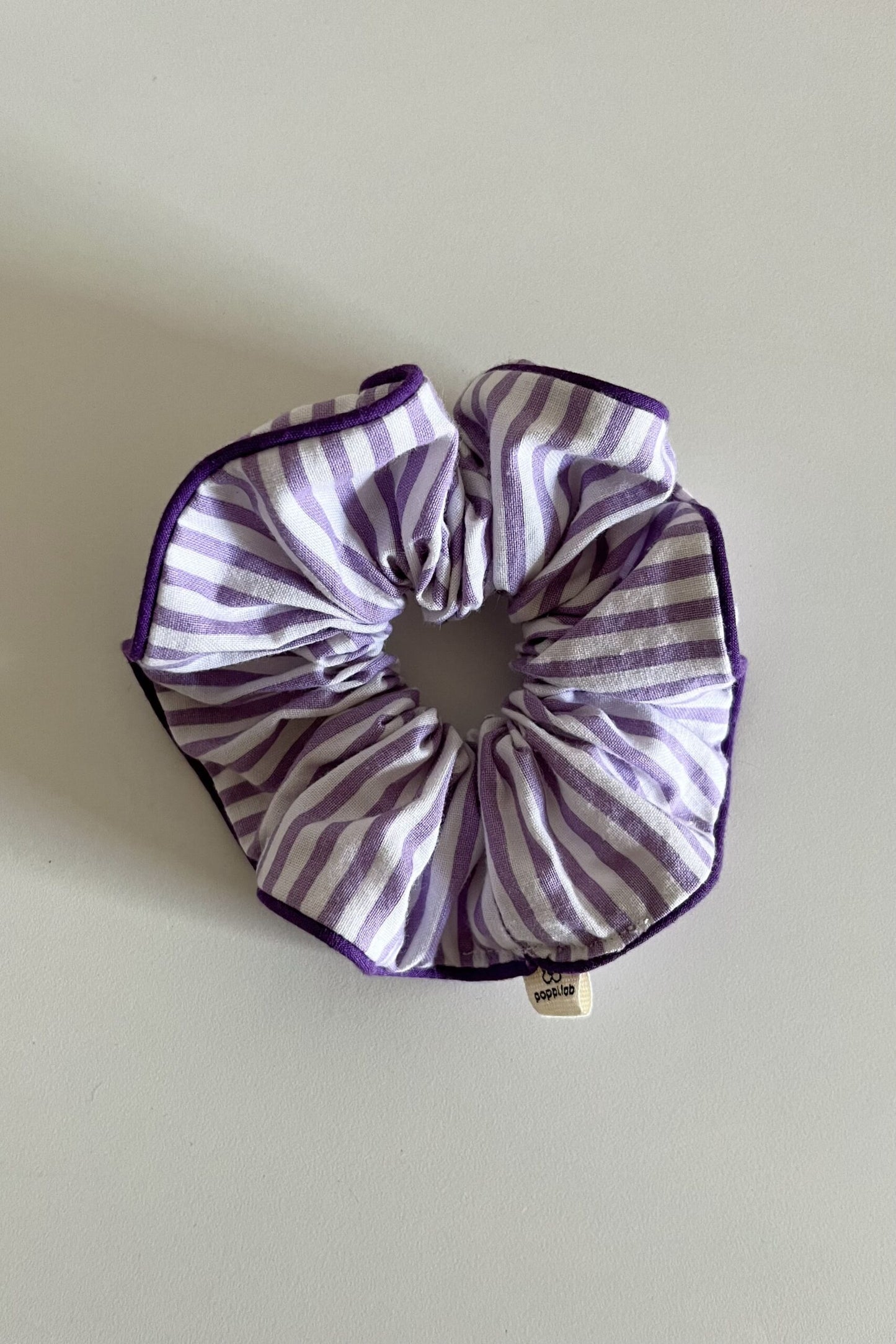 Scrunchie righe lilla/bianco + piping viola