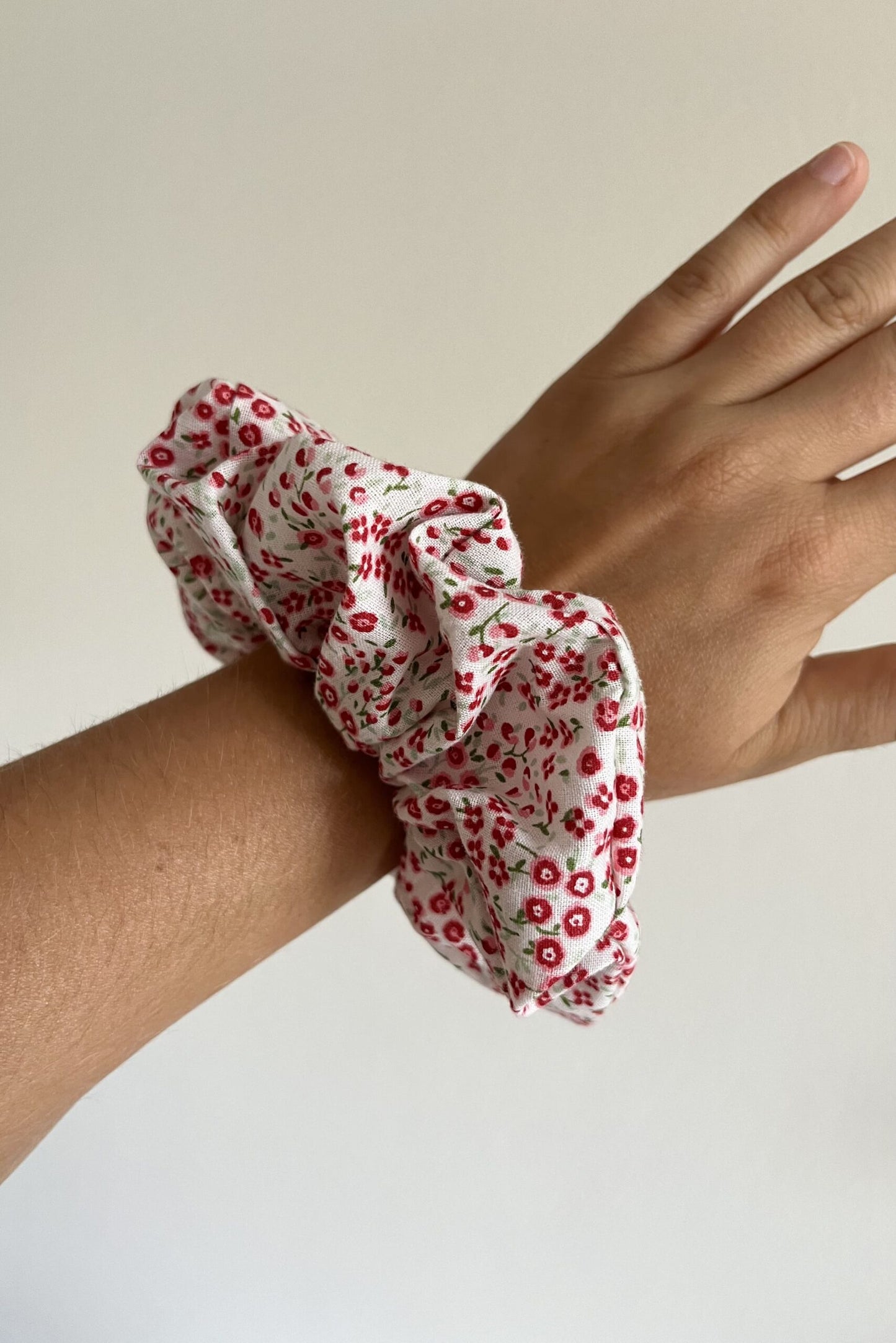 Scrunchie fiorellini rossi