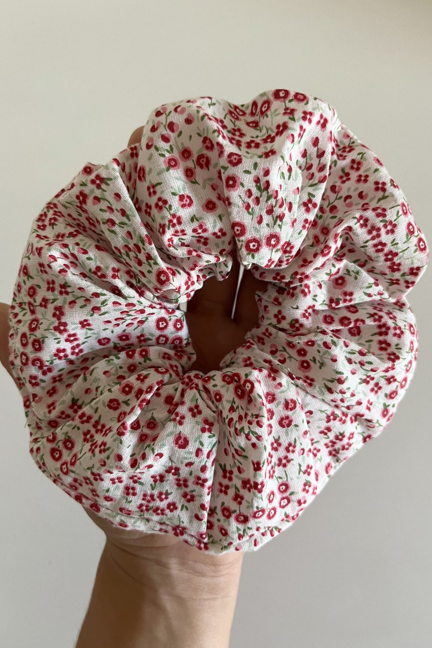 Scrunchie fiorellini rossi