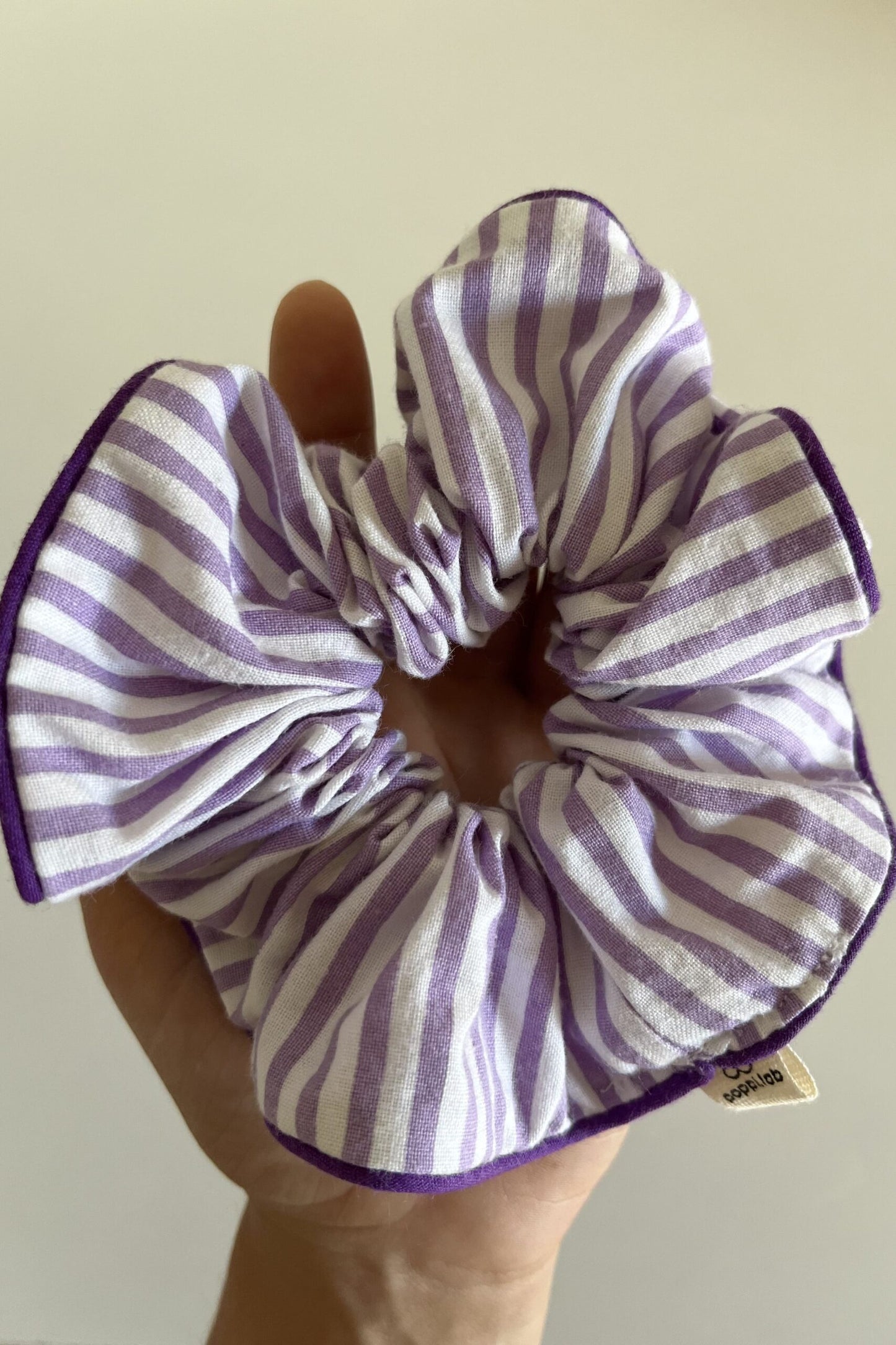 Scrunchie righe lilla/bianco + piping viola