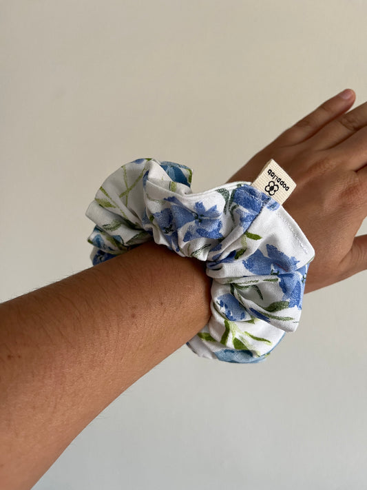 Scrunchie fiori azzurri