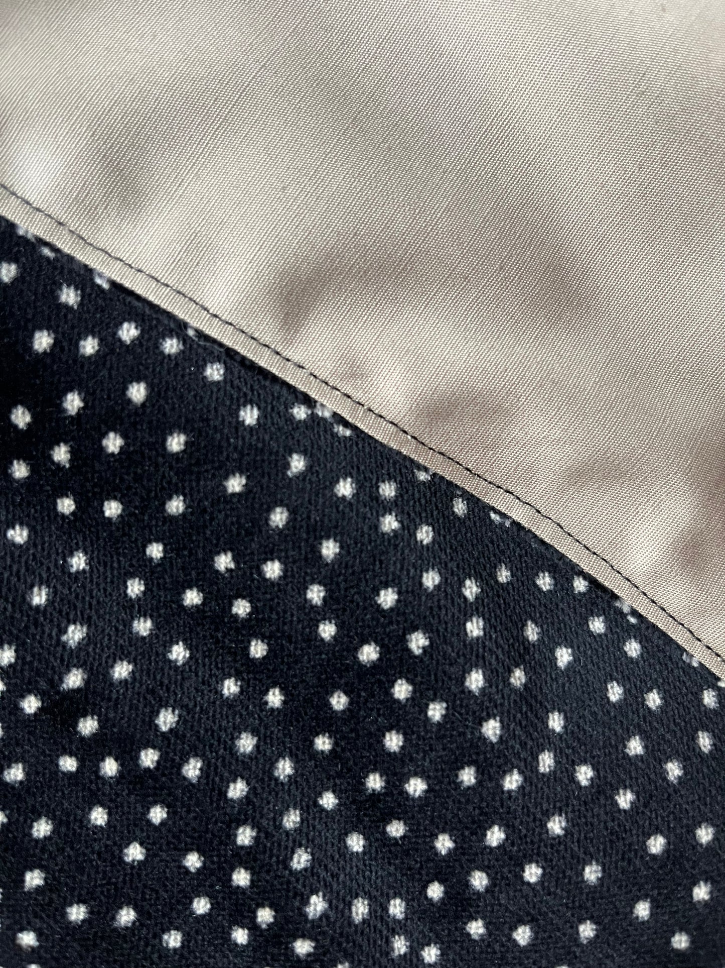 Gilet velluto a pois con fiocco
