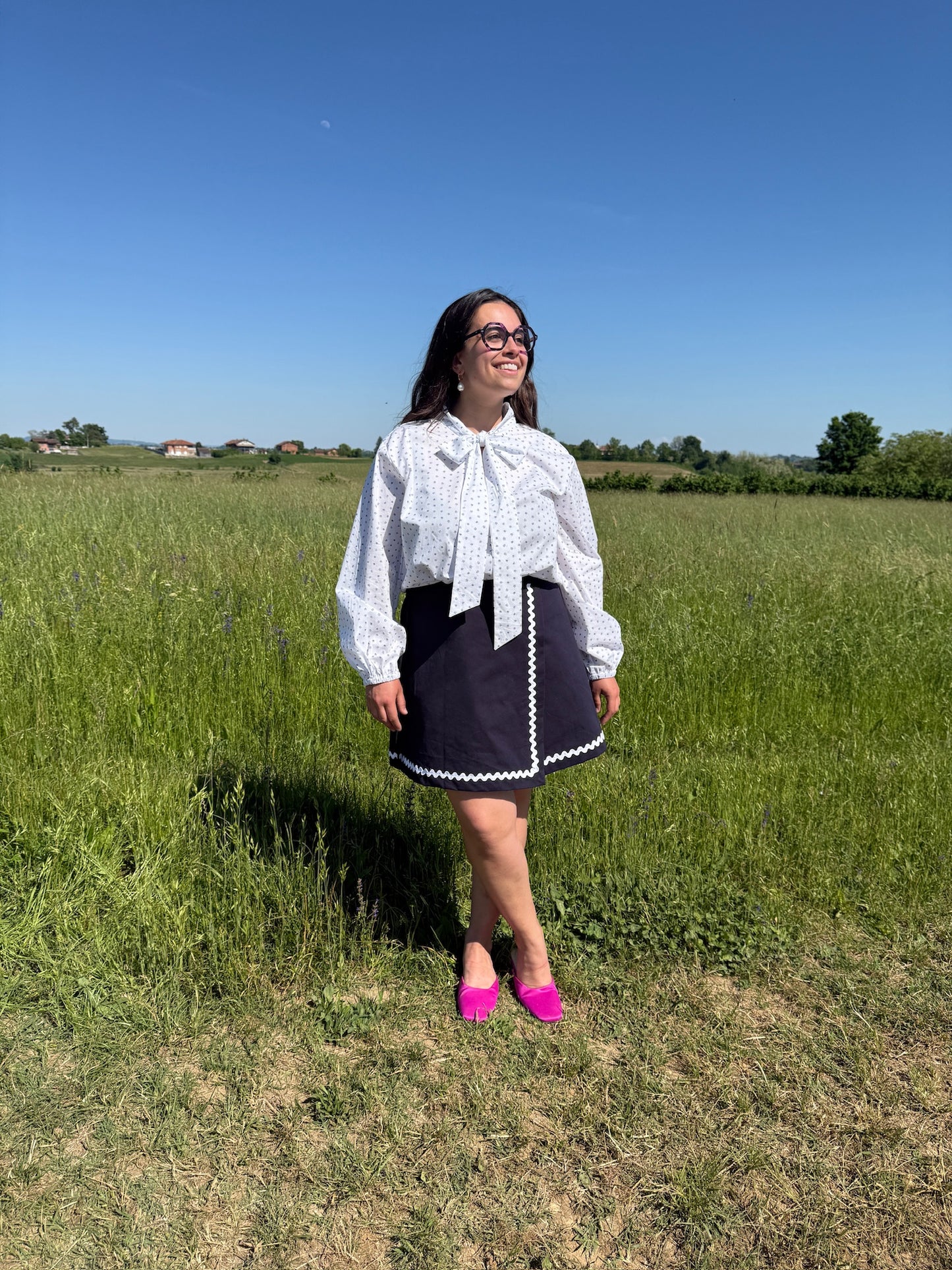 Blusa Ortensia binca con fiorellini blu