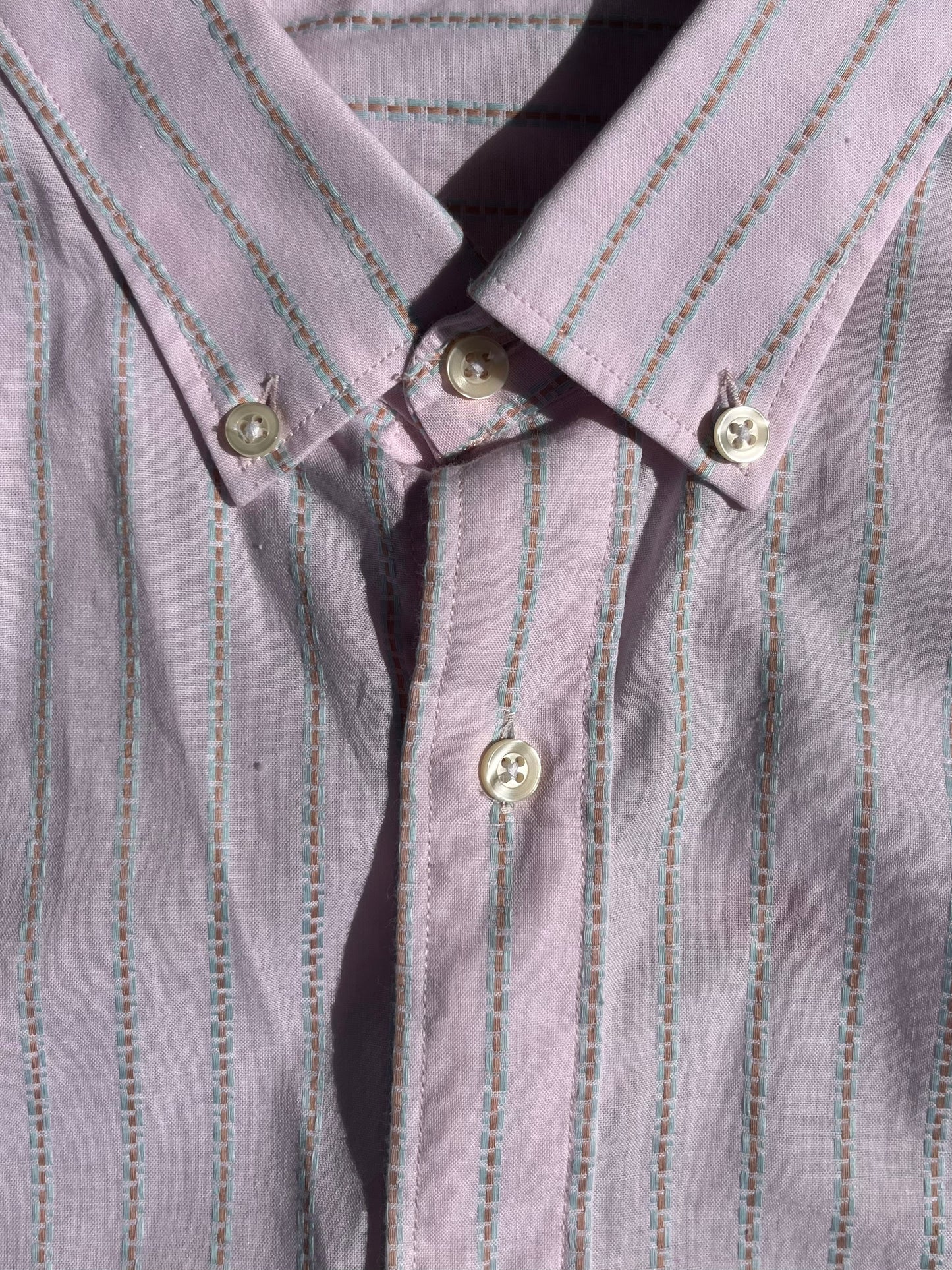 Camicia rosa a righe azzurro/rosa + elastico blu