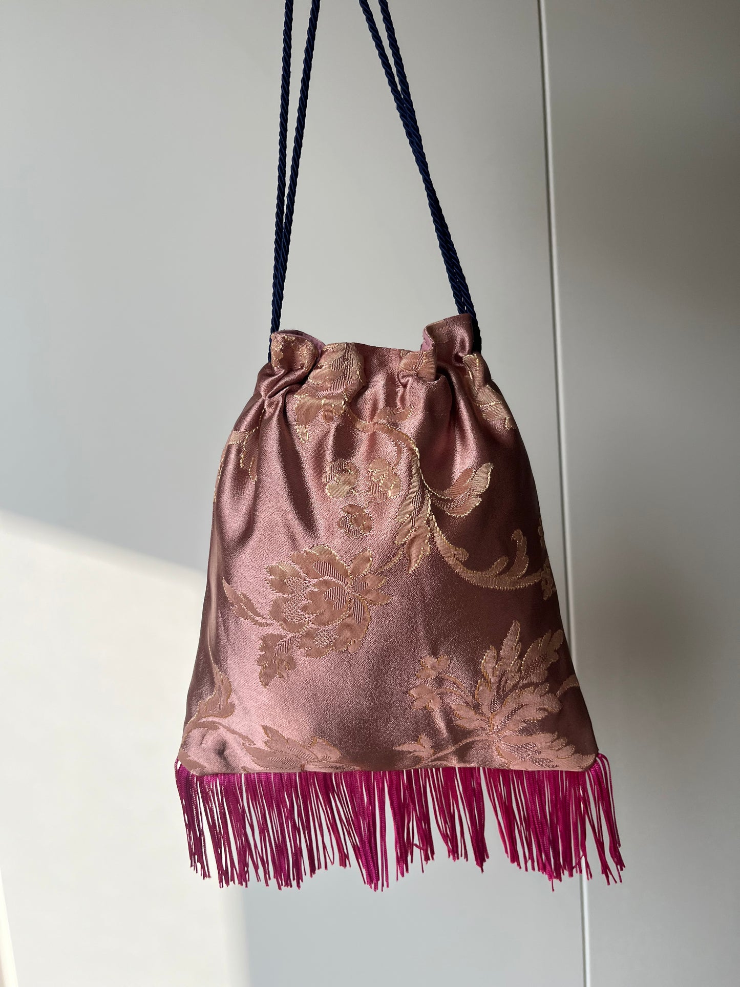 Borsetta a sacchetto con frange nr. 1