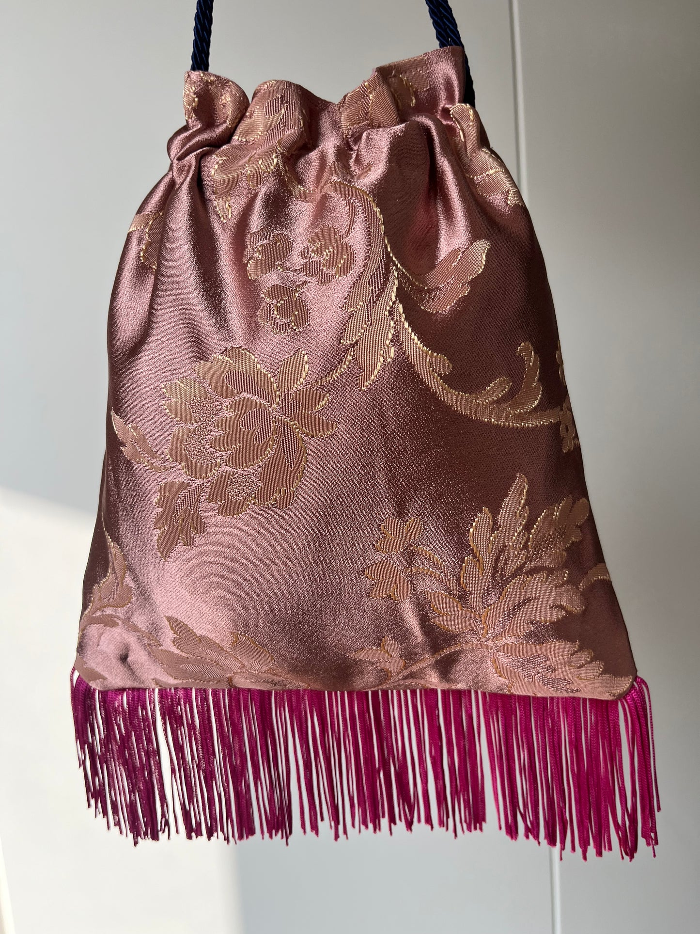 Borsetta a sacchetto con frange nr. 1