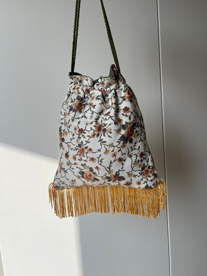 Borsetta a sacchetto con frange nr. 4