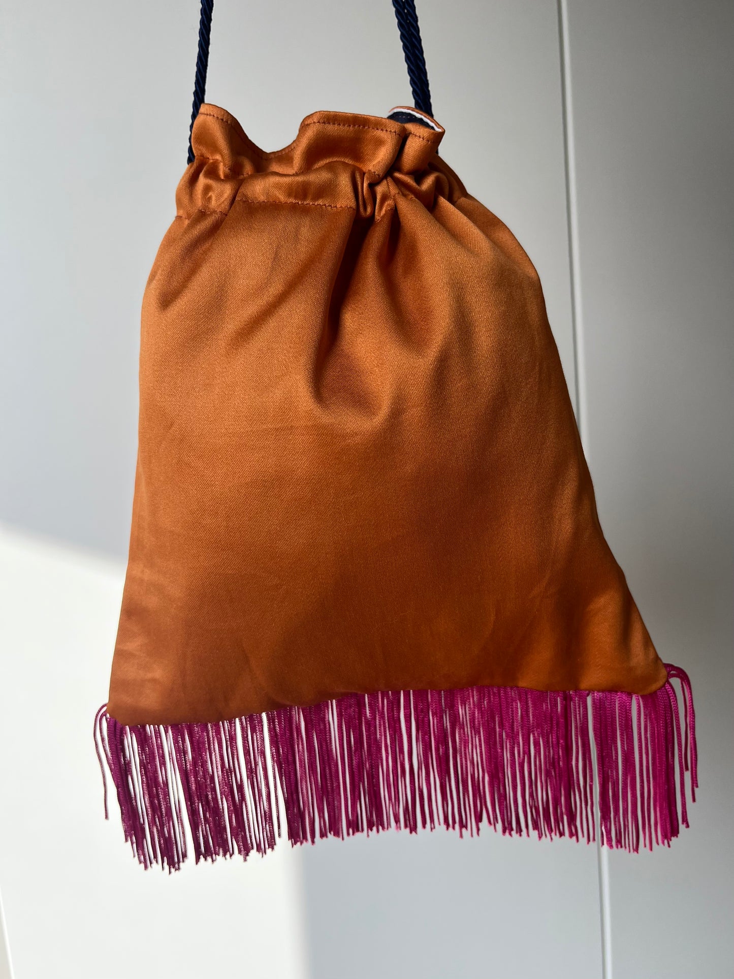 Borsetta a sacchetto con frange nr. 2