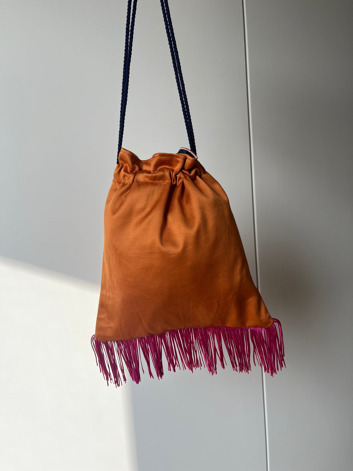 Borsetta a sacchetto con frange nr. 2