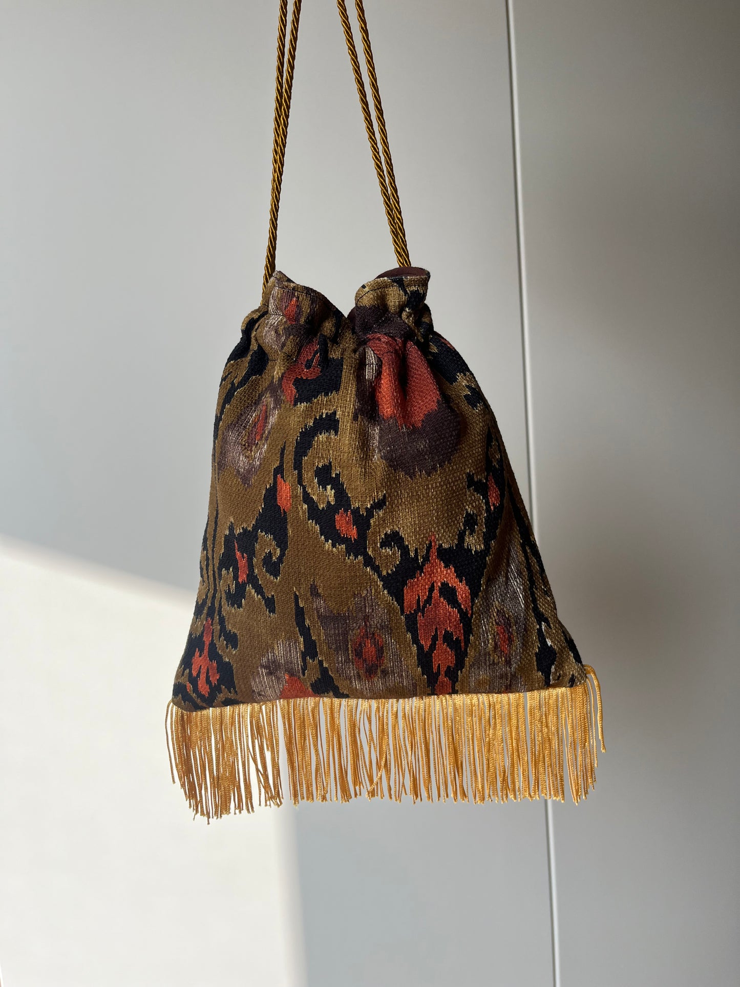 Borsetta a sacchetto con frange nr. 3