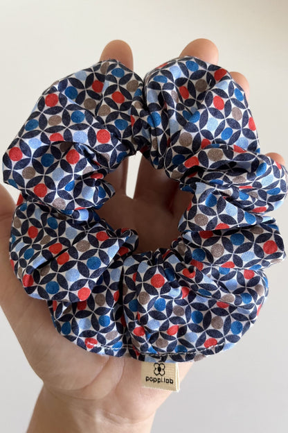 Scrunchie fantasia geometrica rosso/blu/azzurro