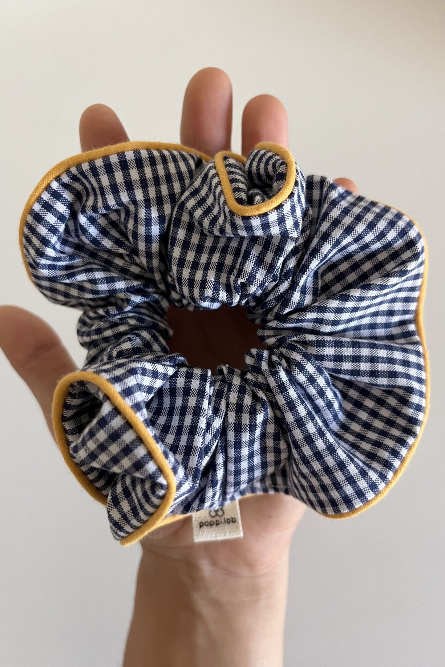 Scrunchie quadretti blu/bianco + piping giallo
