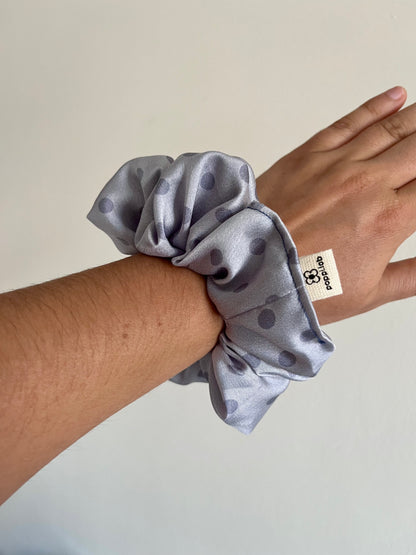Scrunchie azzurro fantasia pois